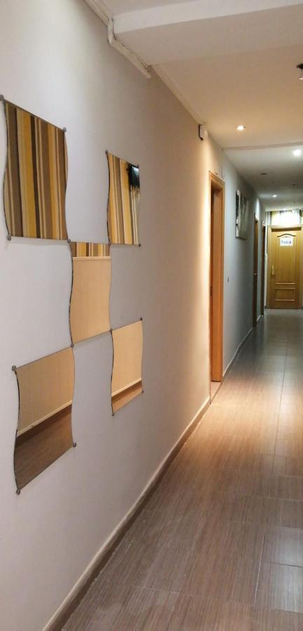 Hostal Oxum Madrid Eksteriør bilde