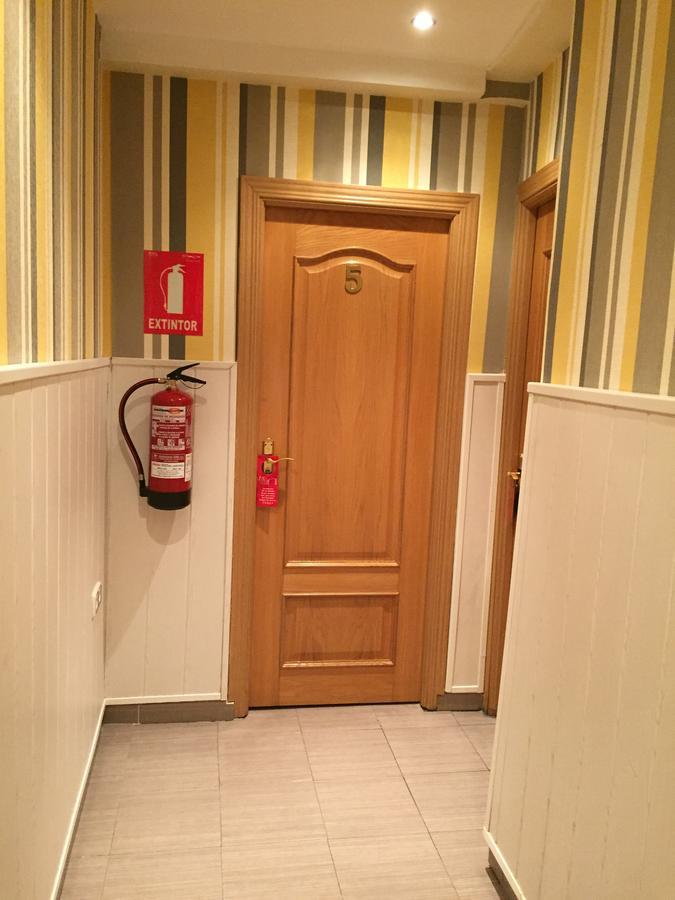 Hostal Oxum Madrid Eksteriør bilde