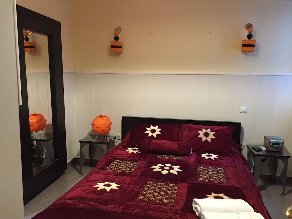 Hostal Oxum Madrid Eksteriør bilde