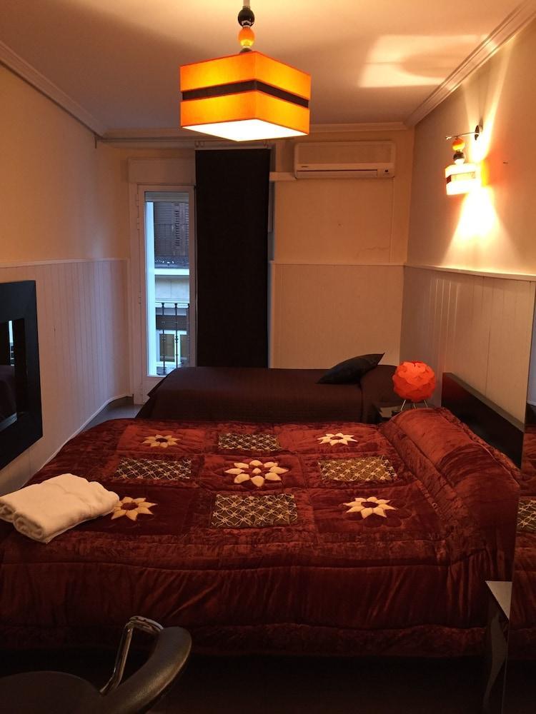 Hostal Oxum Madrid Eksteriør bilde